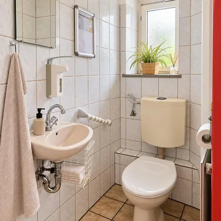 Apartment Nordquartier - Helles Doppelzimmer Mit Gemeinschaftsbad - E04 *